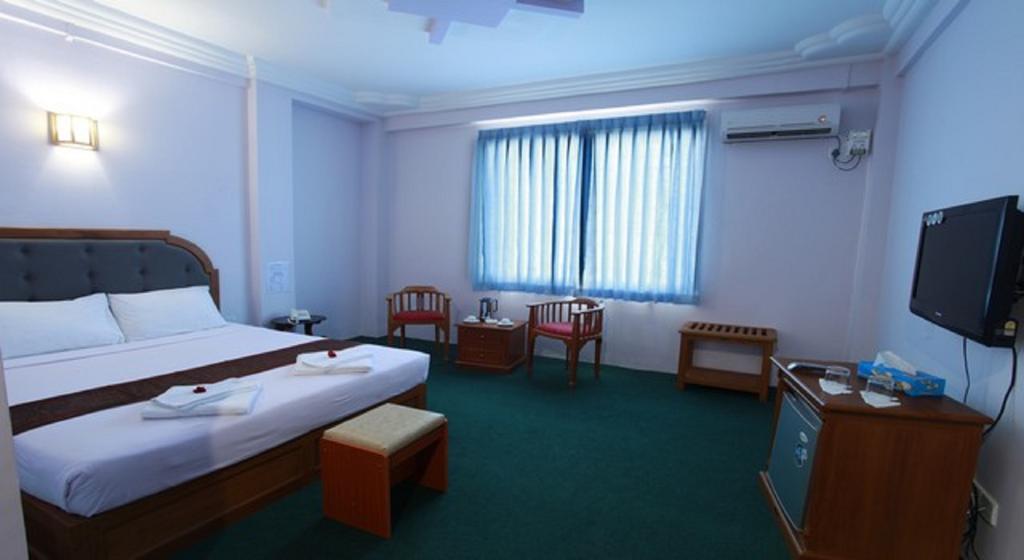 Hotel Glory Янгон Екстериор снимка
