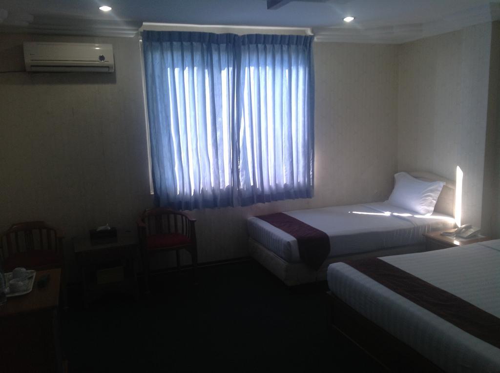 Hotel Glory Янгон Екстериор снимка