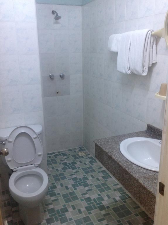 Hotel Glory Янгон Екстериор снимка