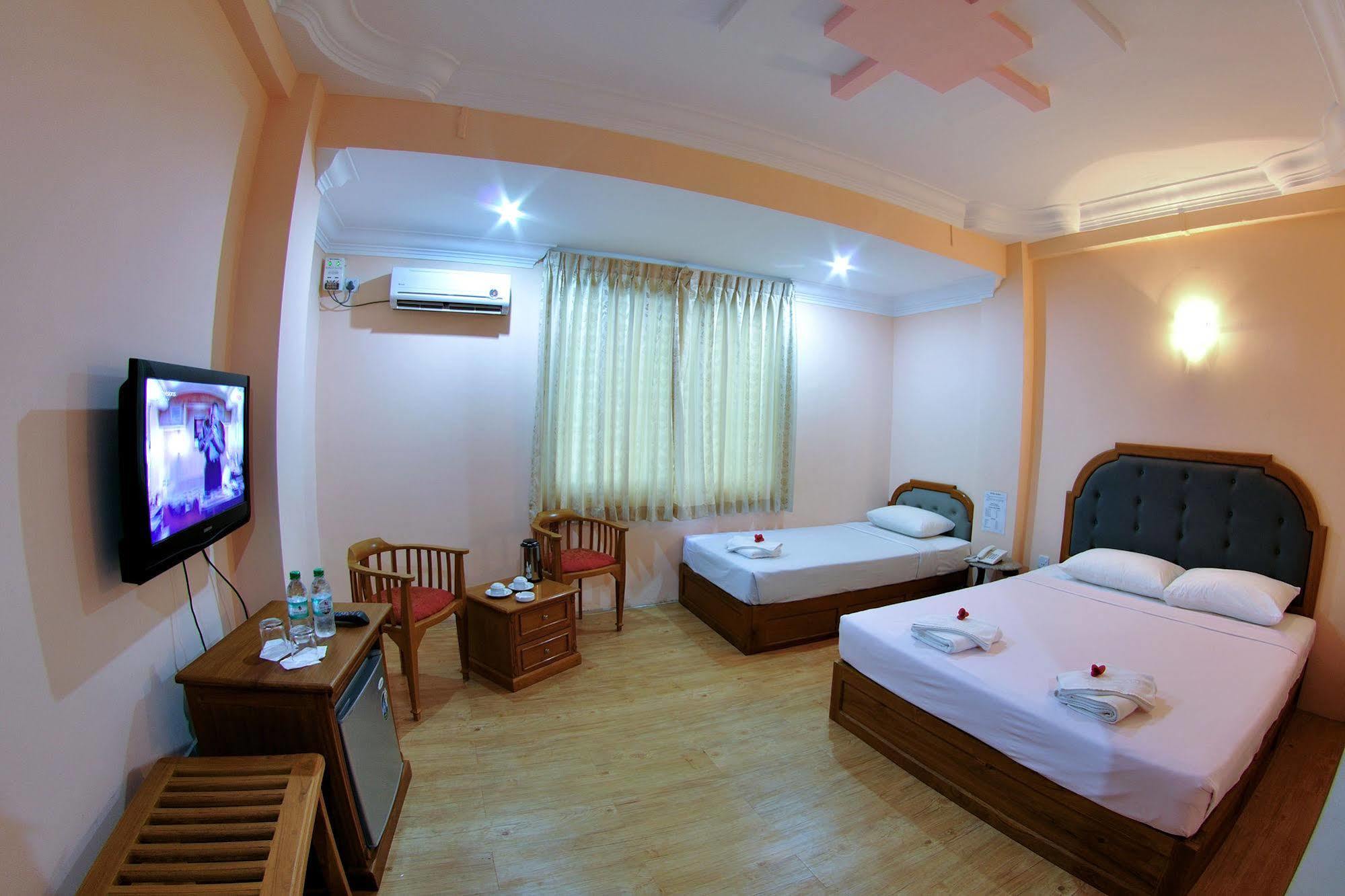 Hotel Glory Янгон Екстериор снимка