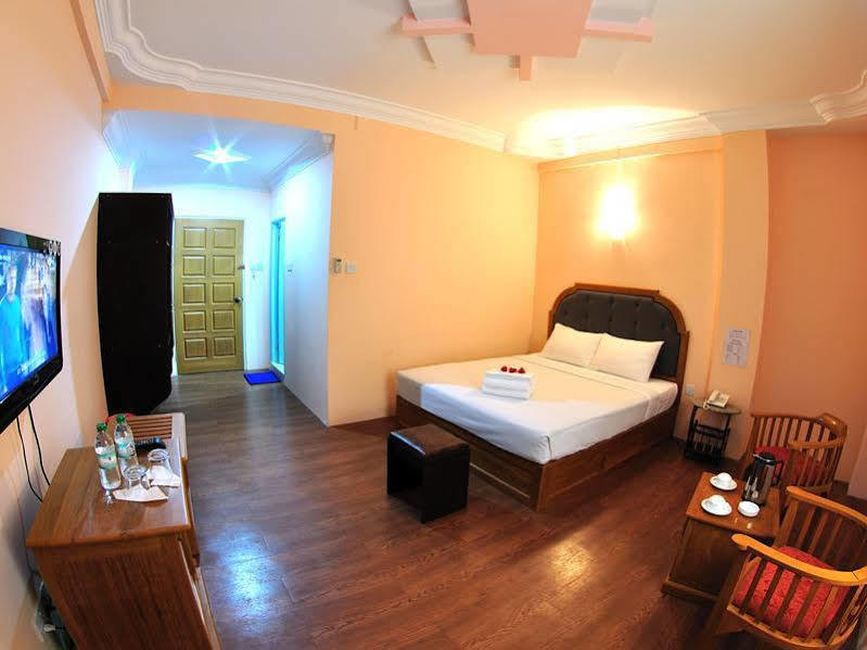 Hotel Glory Янгон Екстериор снимка